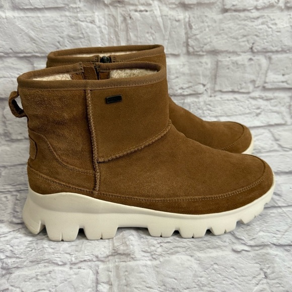 UGG Palomar Waterproof Boots womens size 11
Chestnut side zip up - Picture 6 of 11